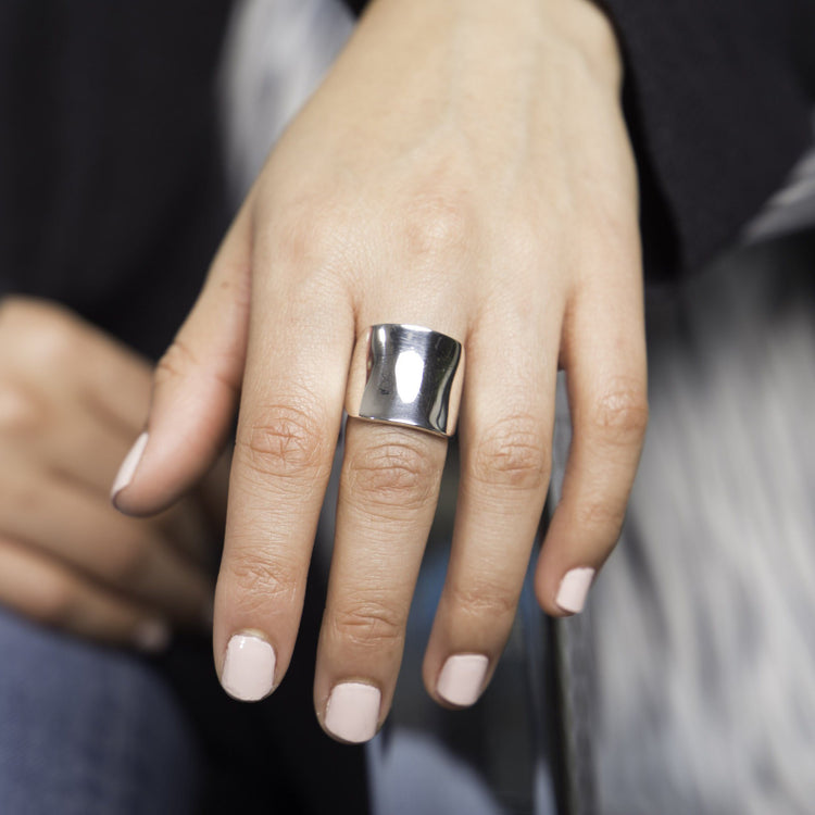 Anillo tipo Silla de Montar para mujer*