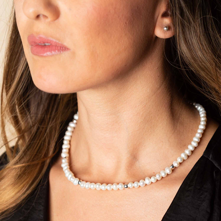 Collar de perlas y aretes de Plata*
