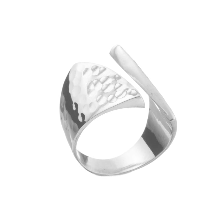 Anillo rio martillado  de plata mexicana