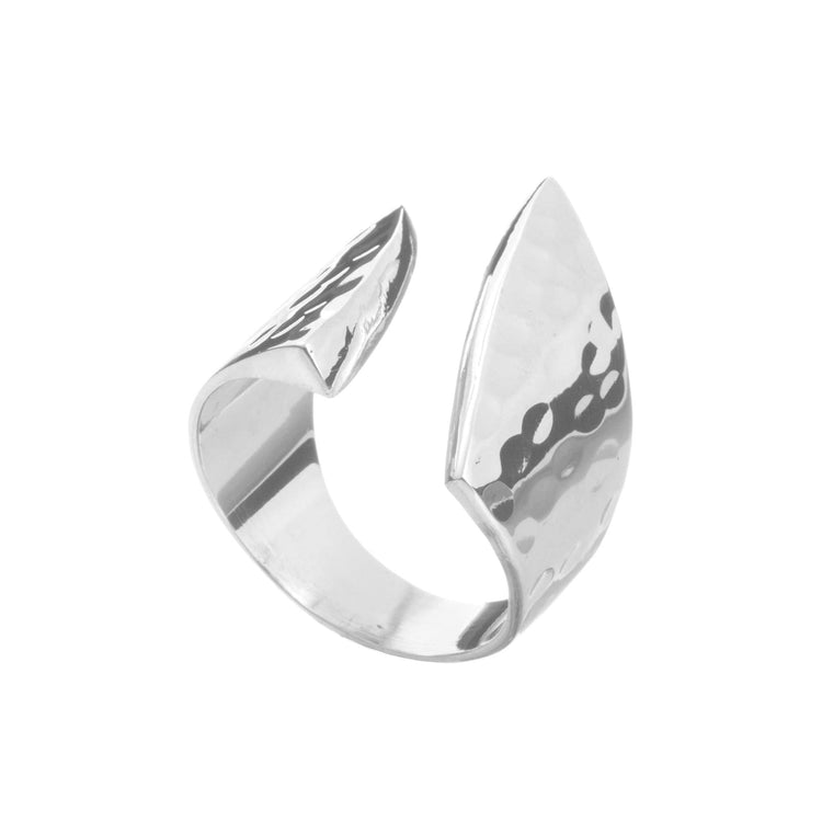 Anillo rio martillado  de plata mexicana