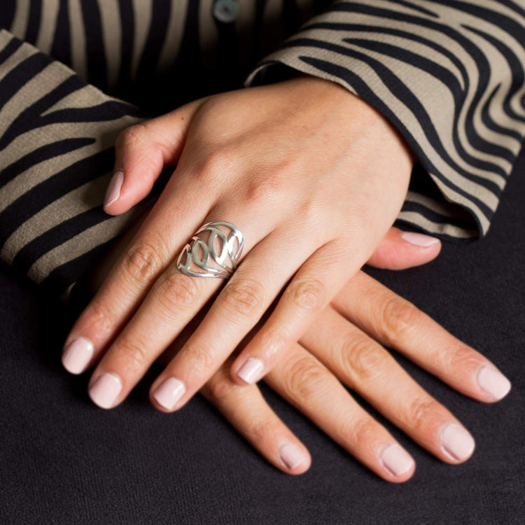 Anillo hojas continuas de plata de plata mexicana