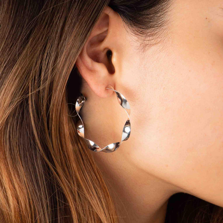 Arracadas enroscadas de plata