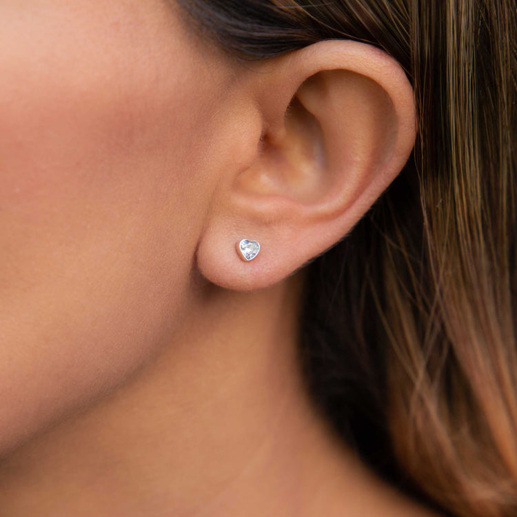 Aretes de poste Corazón con Zirconia de plata mexicana