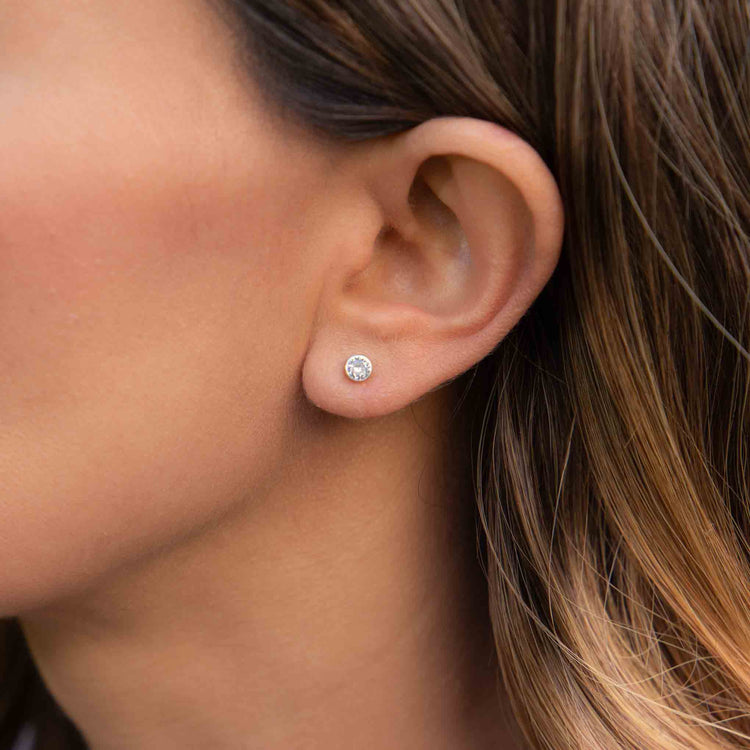 Aretes de poste Circular con Zirconia de plata mexicana