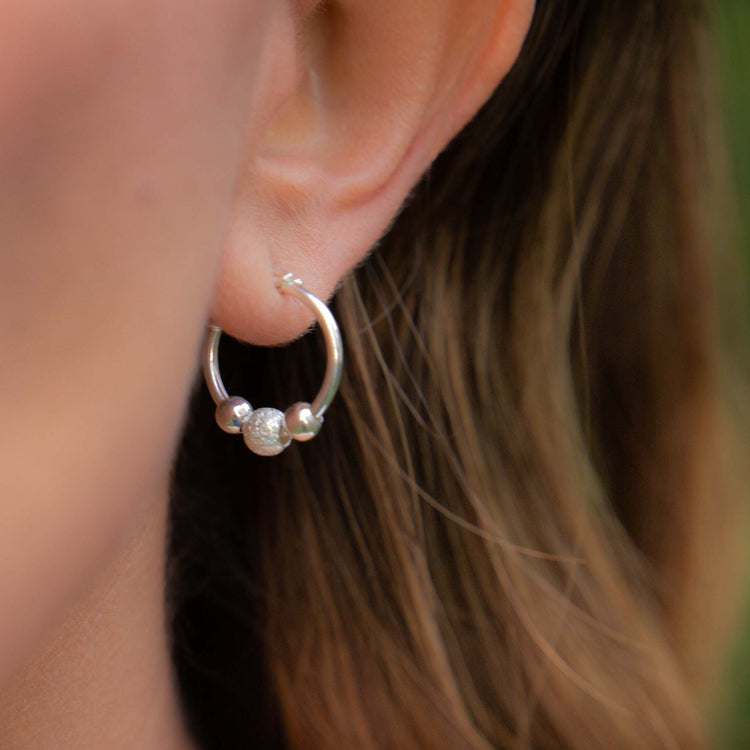 Arracada aro con Esfera Diamantada de plata mexicana