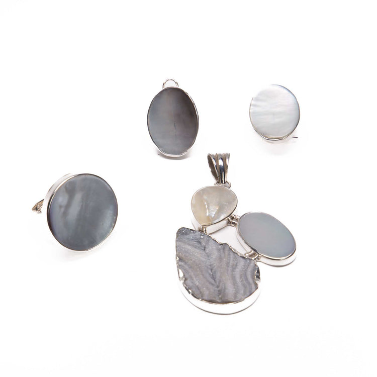 Juego Concha nacar tornasol azul y Geoda Azul con anillo de plata mexicana