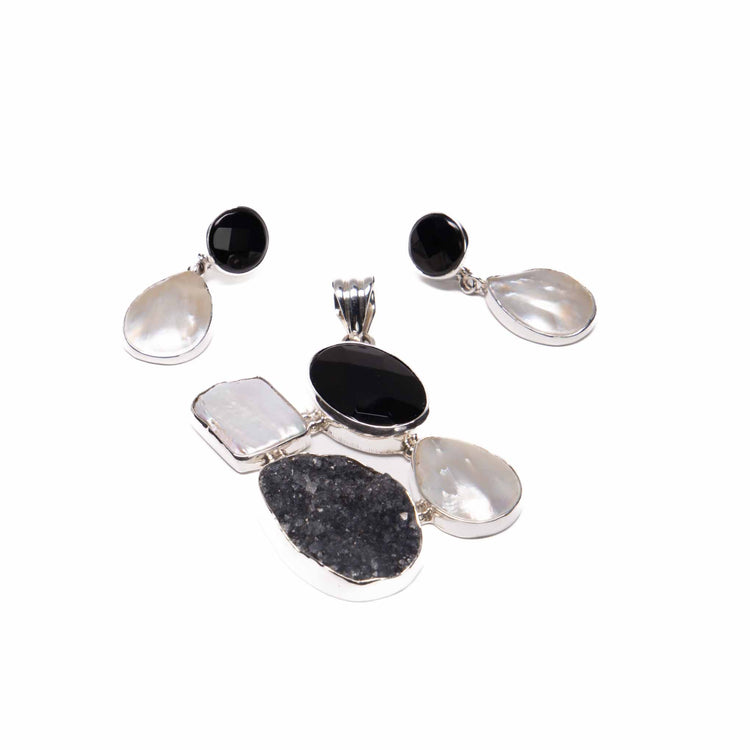 Juego Onix facetado con Madre Perla y Cuarzo Negro de plata mexicana