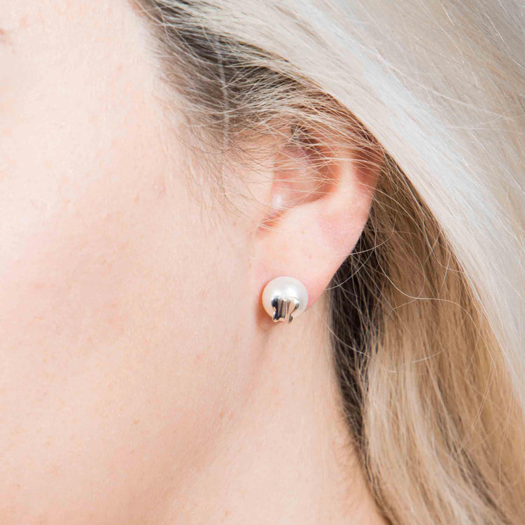 Aretes de perla con mariposas de plata