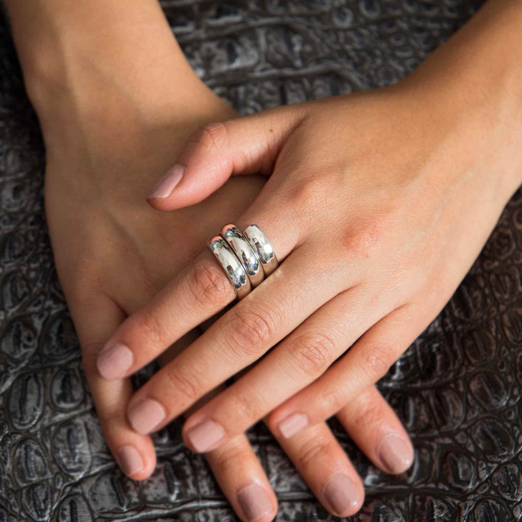 Anillo de Plata Enroscado triple con acabado martillado