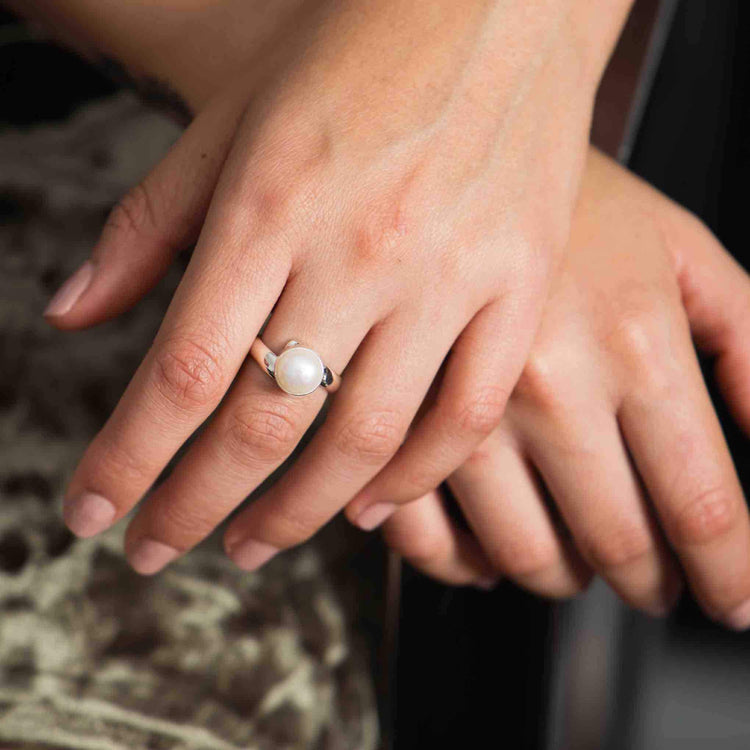 Anillo con perla en plata