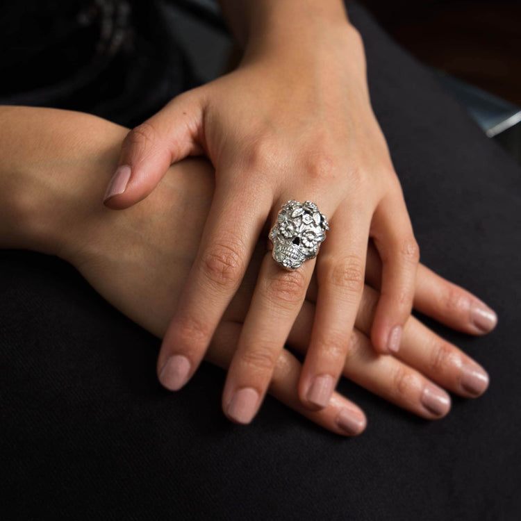 Anillo calavera mexicana de plata