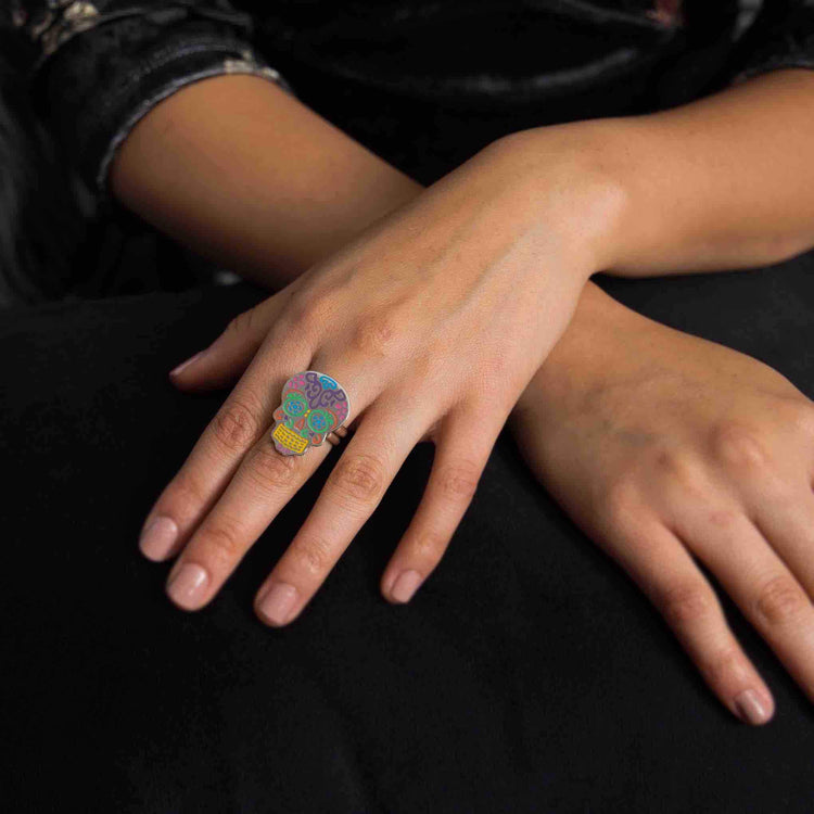 Anillo calavera tradicional de plata*