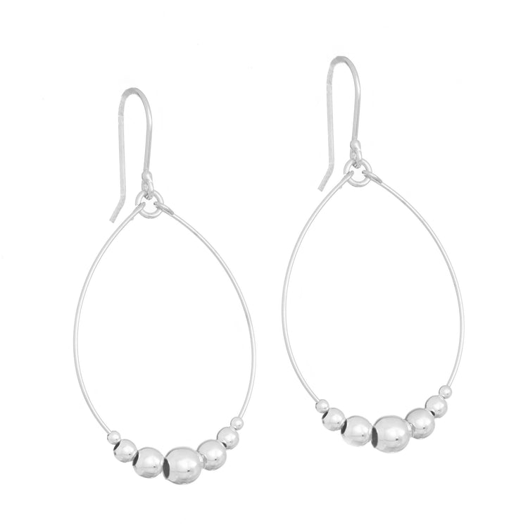 Aretes de contorno ovalados con esferas