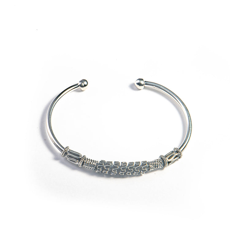 Brazalete vintage pavonado de plata