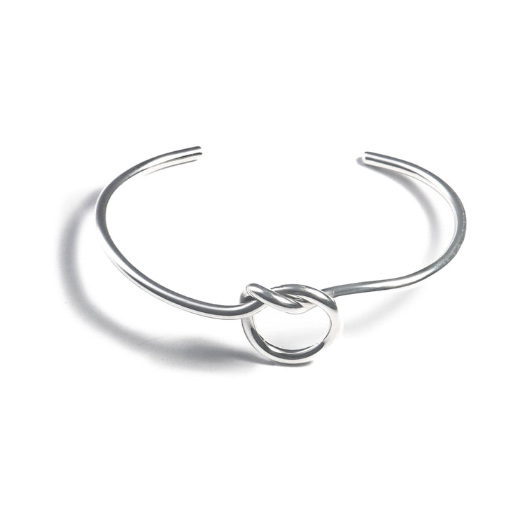 Brazalete nudo abierto de plata