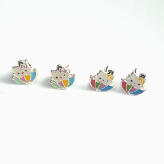 (Varios) Aretes sombrilla kitty esmaltada de plata