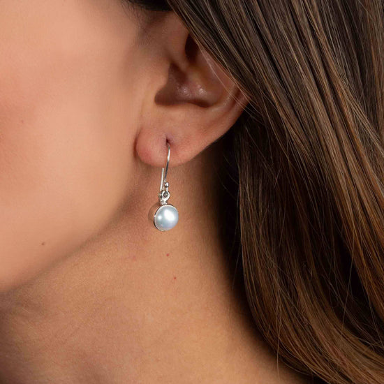 Aretes pequeños de plata con perlas cultivadas