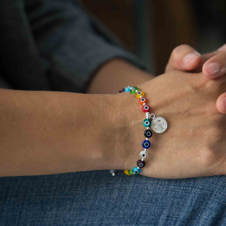 Pulsera de ojitos con medalla de Plata de San Benito