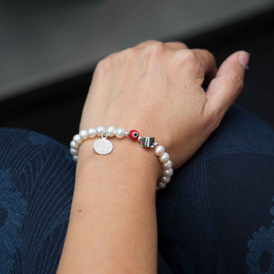 Pulsera de San Benito con Perlas de río