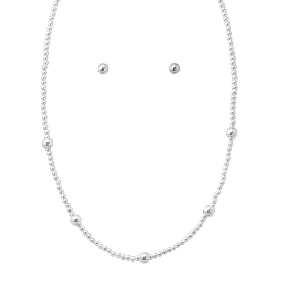 Collar de esferas y cuentas de plata