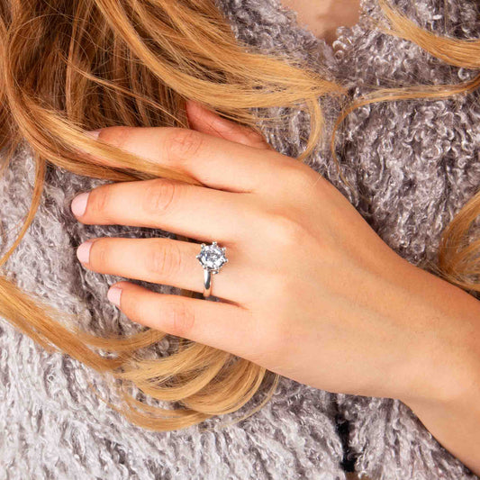 Anillo corona con zirconia de plata