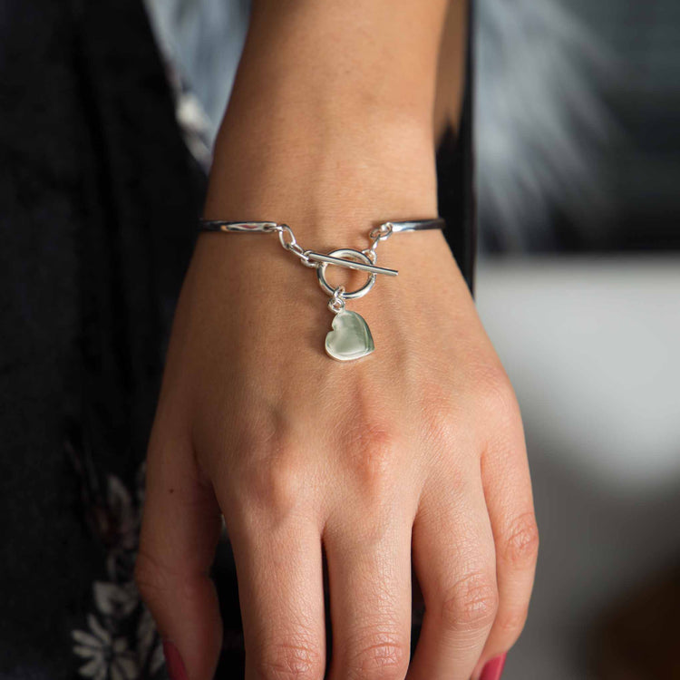 Brazalete de Plata con corazón colgante