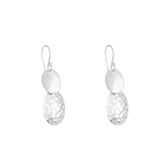Aretes con combinación de acabado liso y martillado